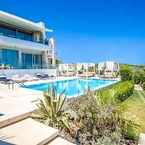 Made Of Blue Luxury Collection וילה